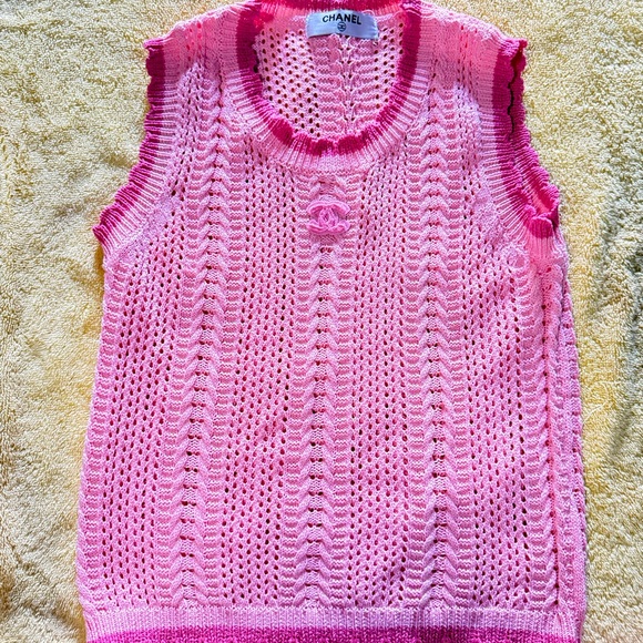 CHANEL Tops - CHANEL Pink Sleeveless Knit Top